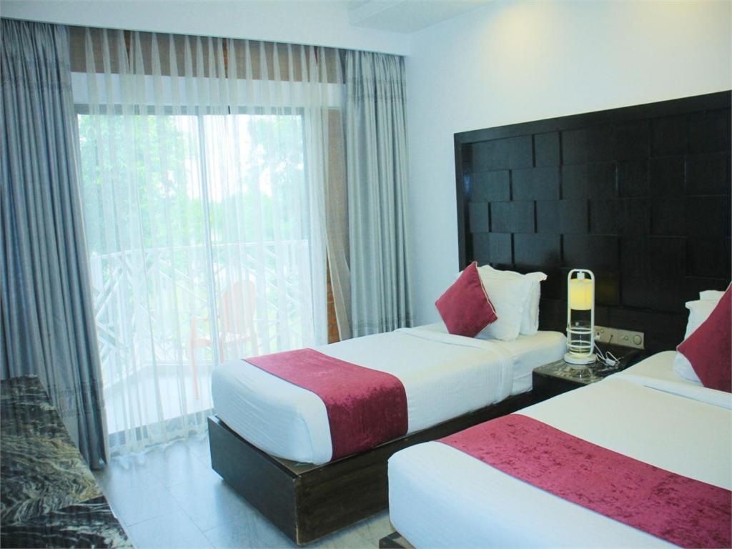 Shada Pathor Hotel & Resort Companiganj Екстериор снимка